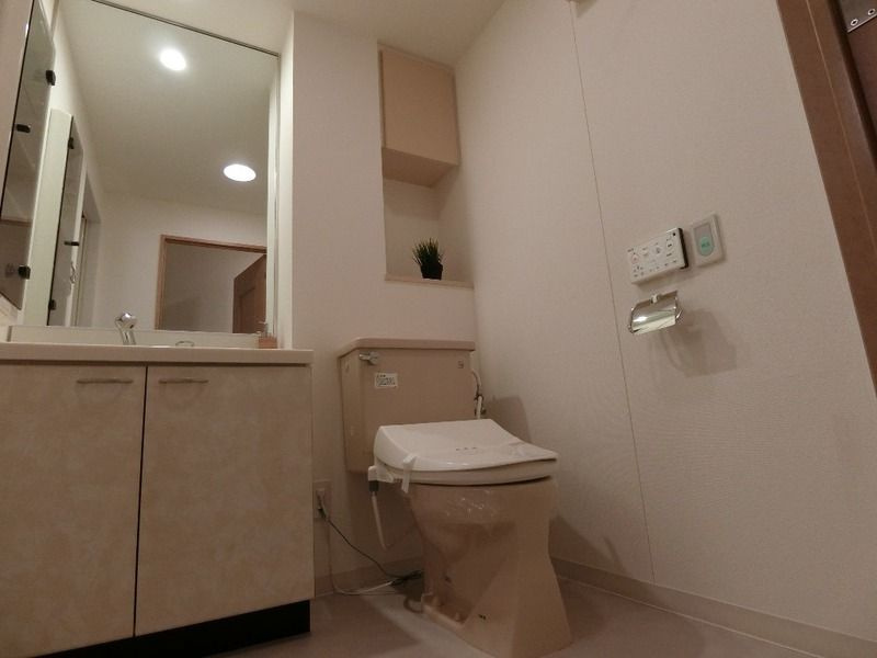 ドゥーエ幡ヶ谷のトイレ|■温水洗浄便座