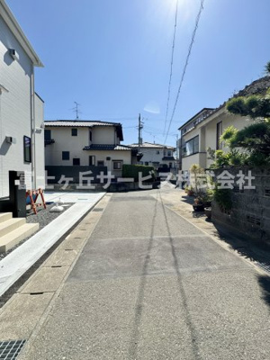【前面道路含む現地写真】 | 静岡市清水区有東坂2丁目 新築一戸建て 2号棟 | 前面道路含む現地写真です