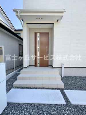 【エントランス】 | 静岡市清水区有東坂2丁目 新築一戸建て 2号棟 | エントランスです