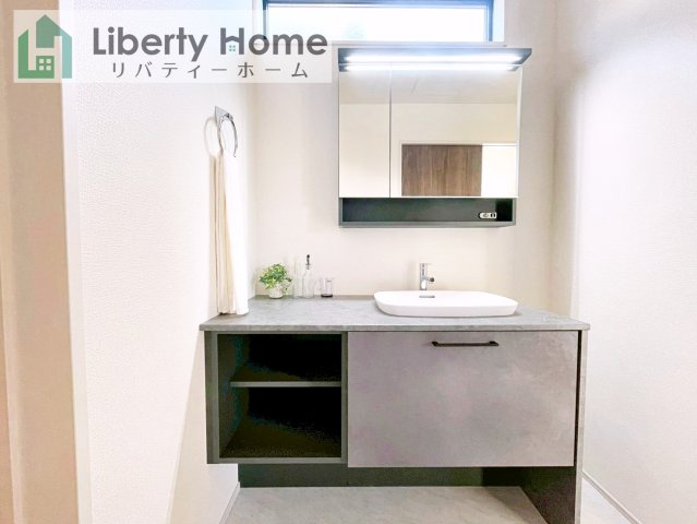 古河市東諸川第2　新築戸建の独立洗面台