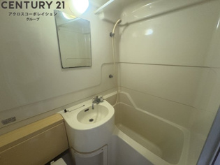 シンプルなユニットバス