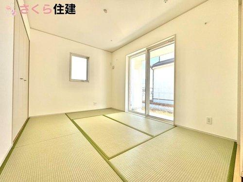 いろどりアイタウン栃木市大宮町22-P1　１２号棟の和室|扱いやすくデザイン性の高い畳の和室はお昼寝スペースにしたり、お孫さんが泊まりに来たら客間にもります♪