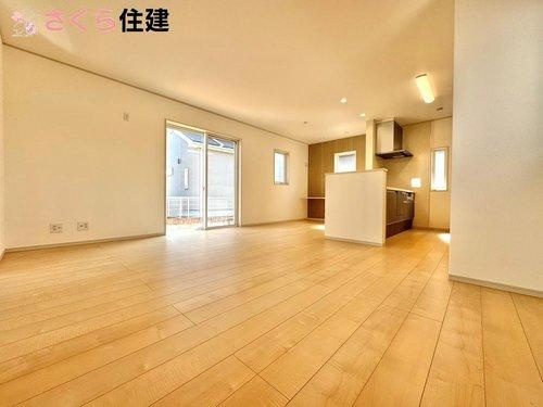 いろどりアイタウン栃木市大宮町22-P1　１２号棟の居間・リビング|17帖LDKはお子様が走りたくなってしまいそうな開放感。ご近所への騒音ももう心配ありません！