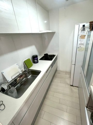 【キッチン】 | ■サンヴェール高槻二号棟 | ■2021年にリフォーム履歴有
●2021年3月　全室クロス・フローリング張替・キッチン交換・浴室交換・洗面化粧台交換・トイレ交換・建具交換・ハウスクリーニング等をされています。