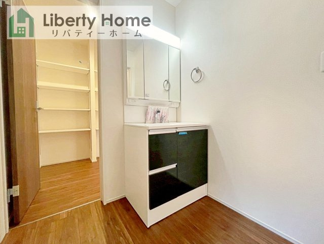 八千代東原　新築戸建　1号棟の独立洗面台