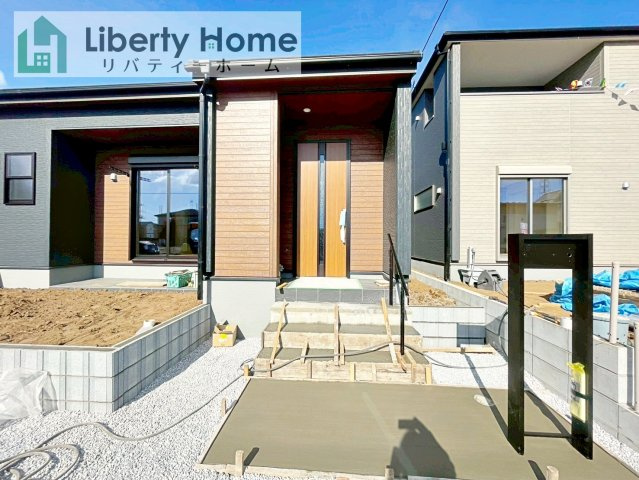 八千代東原　新築戸建　1号棟のエントランス