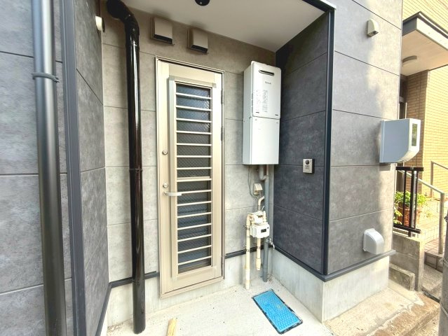 刈谷市御幸町4丁目貸店舗・事務所のエントランス