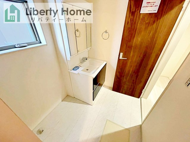 八千代町東原　新築戸建　2号棟の脱衣所