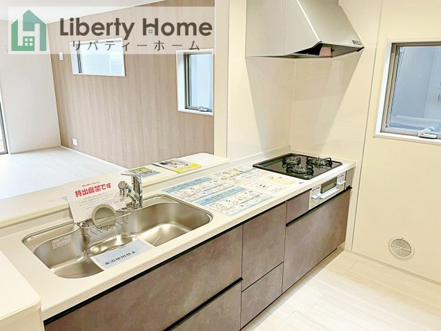 八千代町東原　新築戸建　2号棟のキッチン