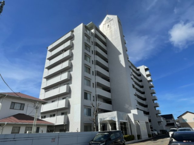 サーパス土居田の外観|10階建、総戸数67戸