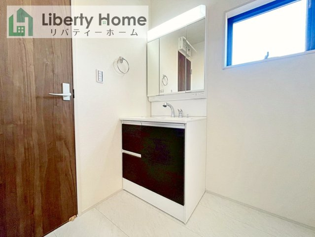 八千代東原　新築戸建　3号棟の独立洗面台