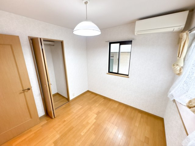 俵口戸建貸家の洋室