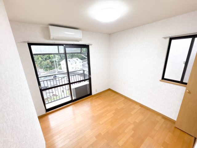 俵口戸建貸家の洋室