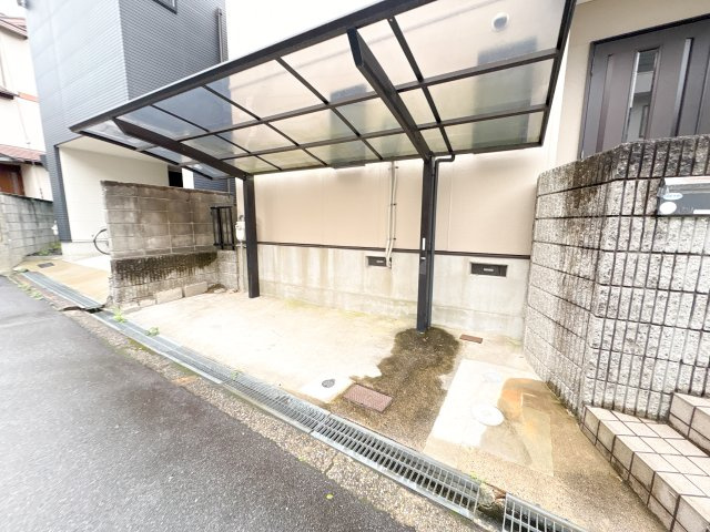 俵口戸建貸家の駐車場