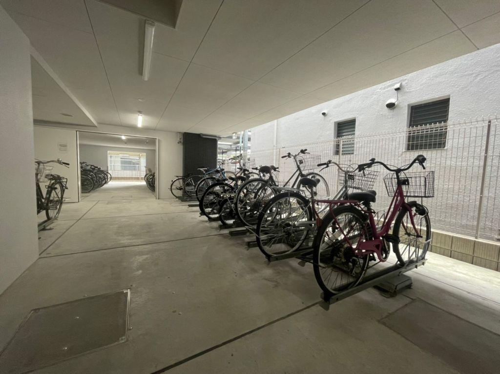 エステムコート名古屋栄プレシャス　名古屋市賃貸　仲介手数料無料の駐車場|駐輪場