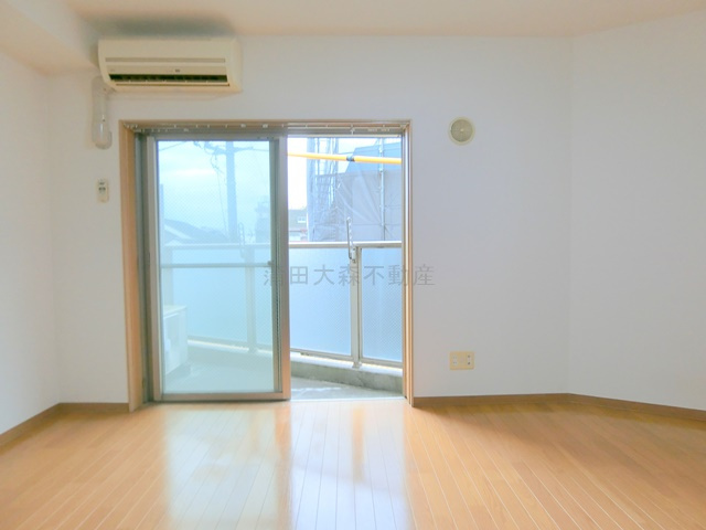 雑色駅人気賃貸マンションの居間・リビング