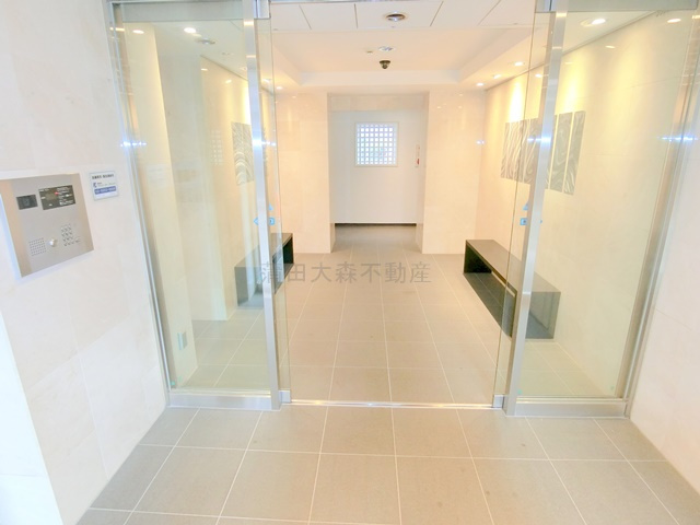 雑色駅人気賃貸マンションのエントランス