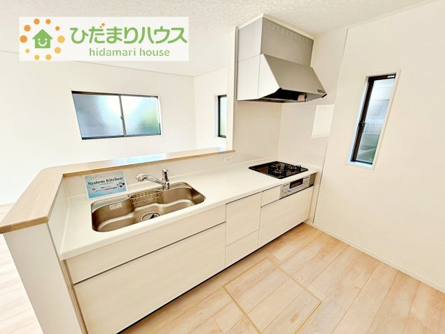 【キッチン】 | 常総市山口第2　新築戸建　2号棟 | カウンターは少し高くなってますので、手元が隠れて来客からは見えにくくなってます♪