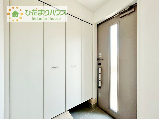 【玄関】 | 常総市山口第2　新築戸建　2号棟 | 玄関が広いので親子で並んで仲良く靴が履けますね(^^)/