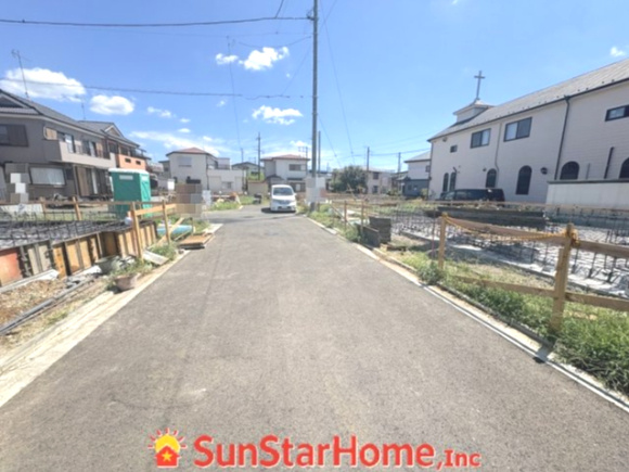 【サンスターホーム】武蔵村山市中原　新築5号棟の前面道路含む現地写真