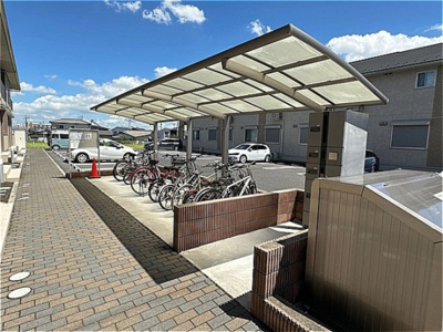 【その他共用部分】 | コーポ田村№15 | 駐輪場と宅配ボックス