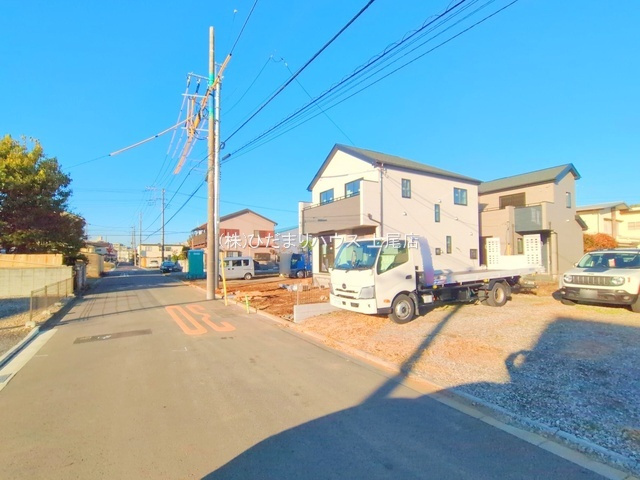 北区吉野町2丁目217番　新築戸建　ハートフルAの前面道路含む現地写真