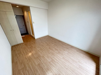 【洋室】 | エルベコート泉大津