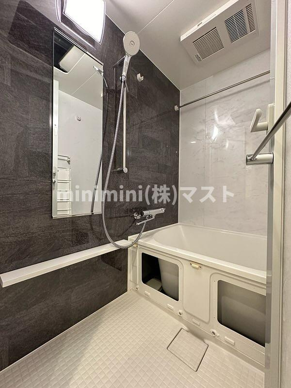 大阪市中央区常盤町２丁目の賃貸マンションの浴室