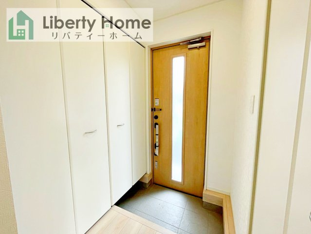 常総市山口第2　新築戸建　1号棟の玄関