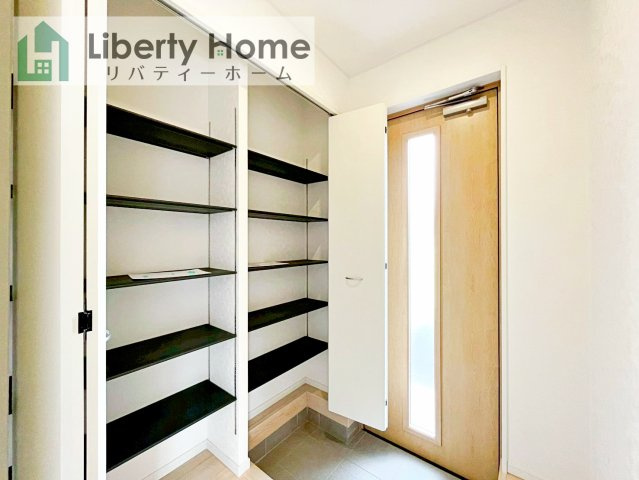 常総市山口第2　新築戸建　1号棟の玄関