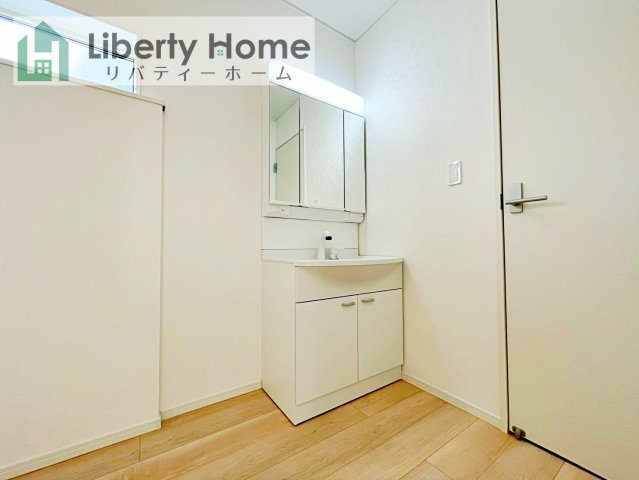 常総市山口第2　新築戸建　1号棟の独立洗面台