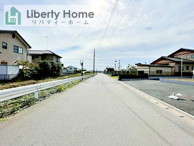 常総市山口第2　新築戸建　1号棟の前面道路含む現地写真