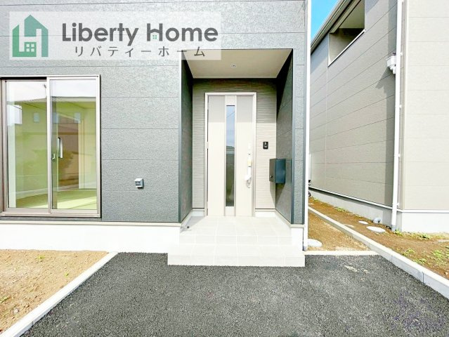 常総市山口第2　新築戸建　2号棟の玄関