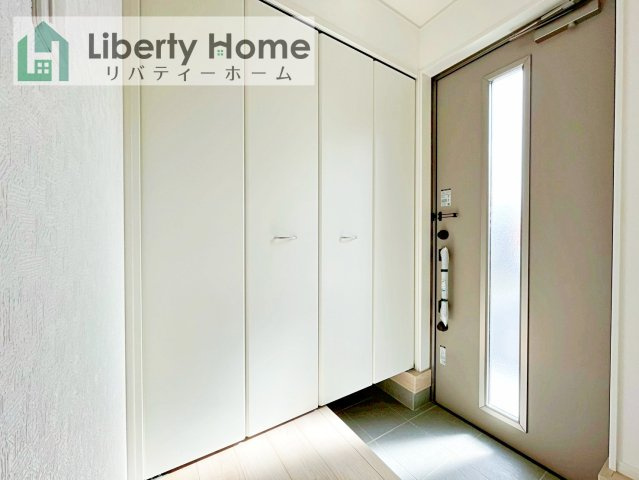 常総市山口第2　新築戸建　2号棟の玄関