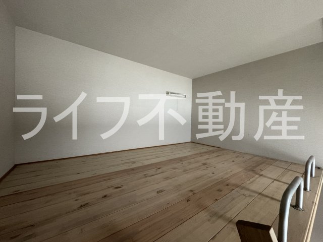 レオパレス21南鴻池の居間・リビング|ゆったりとしたリビングです