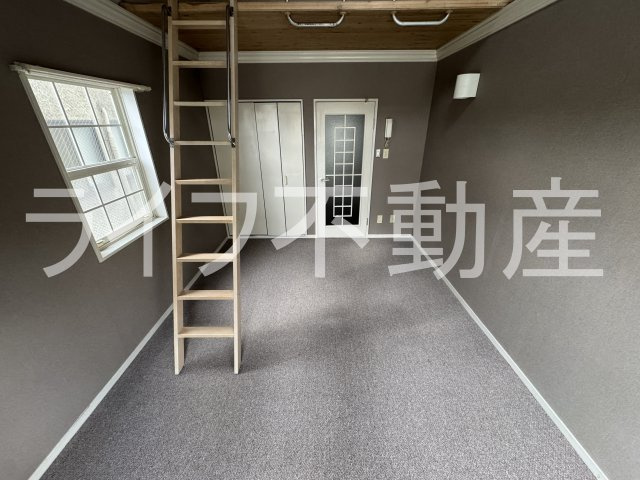 レオパレス21南鴻池の洋室|きれいな洋室です