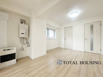 【居間・リビング】 | 平岸フラワーホーム | 温もりある自然光を感じていただけるリビングです。飽きのこないナチュラルなデザインの空間は、色褪せることのない心地良さを作ります。