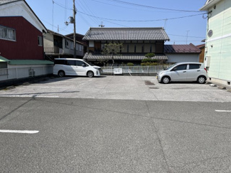 【駐車場】