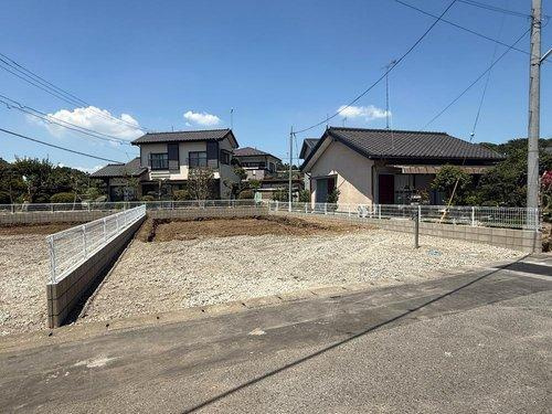 【LiveleGarden】宇都宮市瑞穂 第3 全2邸の外観|2号棟【4LDK+WIC+カースペース3台】
リビングイン階段に水回り集中家事動線♪2階全居室6帖以上のゆとりある間取り設計♪
※2025年7月撮影