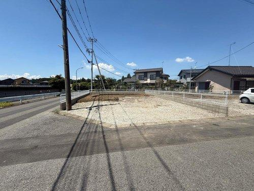 【LiveleGarden】宇都宮市瑞穂 第3 全2邸の外観|〇只今建築中〇
建築中の工程を確認できるのは今ならではのメリットです。
全区画、駐車スペース並列3台～♪
先ずはお気軽にお問合せください！
※2025年7月撮影