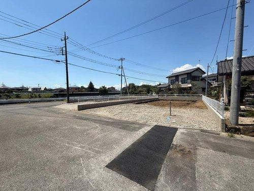 【LiveleGarden】宇都宮市瑞穂 第3 全2邸の前面道路含む現地写真|〇分譲地〇
JR「雀宮」駅徒歩約13分♪瑞穂台小学は徒歩7分（550ｍ）の近さ♪R4号へのアクセスも良好！アクティブライフの強い味方です。
※2025年7月撮影