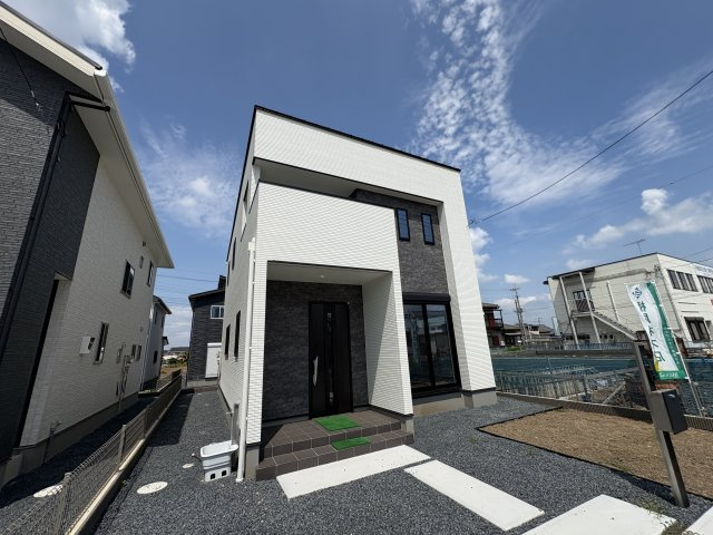 結城市川木谷 第1期 全8棟の外観|〇7号棟〇4LDK+WIC+SIC 広々バルコニーが特徴のお家です。テーブルセットを置けばテラスとしても使用できます！※2025年8月撮影