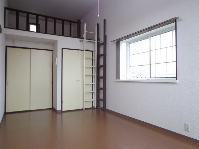 【寝室】 | ※側窓はありません、仕様が異なる場合が御座います