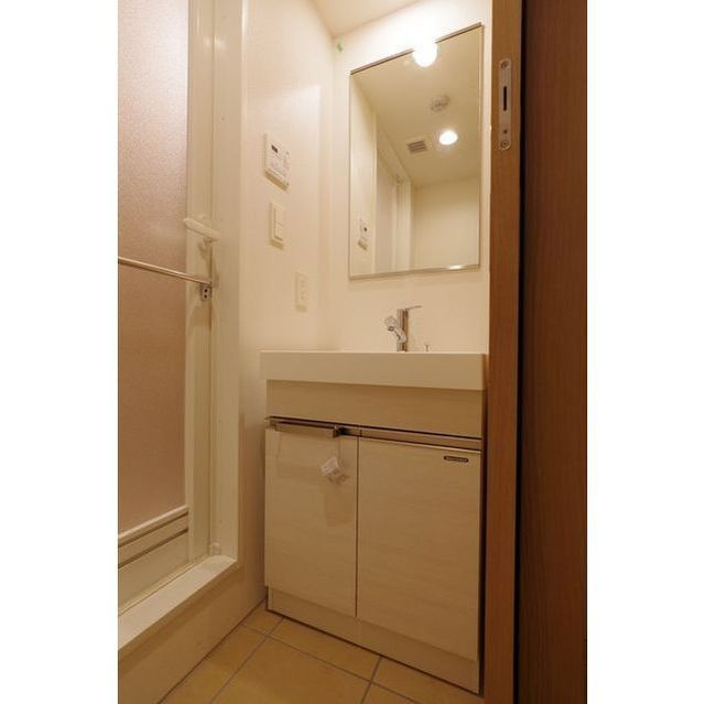 コンフォリア本駒込一丁目の洗面所