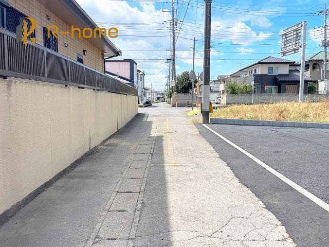 常総市水海道橋本町第5　新築戸建て　2号棟の前面道路含む現地写真|堂々！建物完成♪実際のお部屋をご見学可能です♪
ご見学が一番の資料！お気軽にお問い合わせ下さい♪