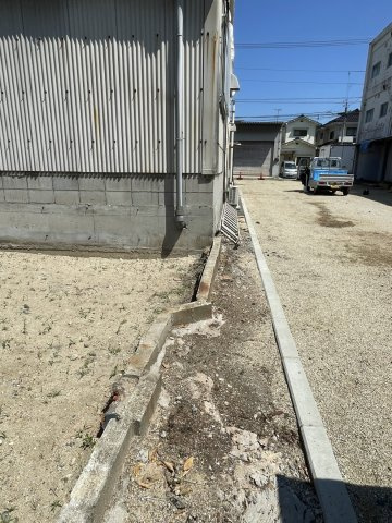 三津3丁目土地の外観|南側隣接地を撮影した写真です