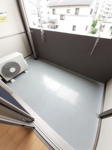 Ｓｏｌ　Ｌｅｖａｎｔｅ　国府のバルコニー|外からの目が気にならないバルコニーで洗濯物が干せます