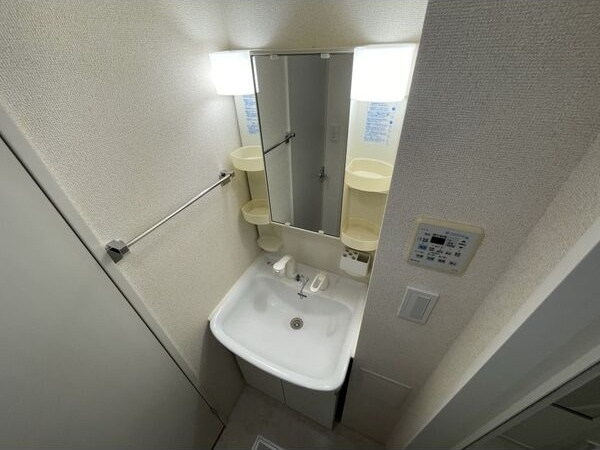 KDXレジデンス神宮前の洗面所