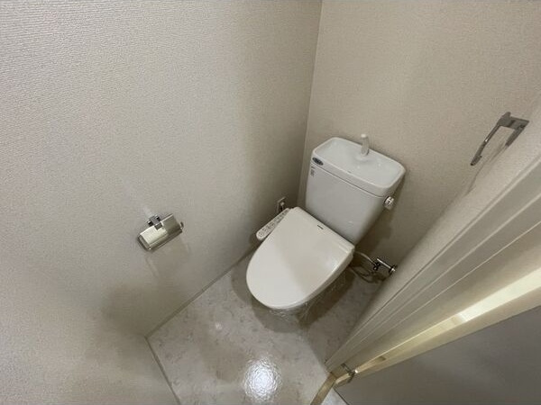 KDXレジデンス神宮前のトイレ