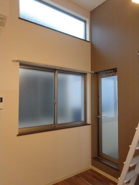 ARMY IIの居間・リビング